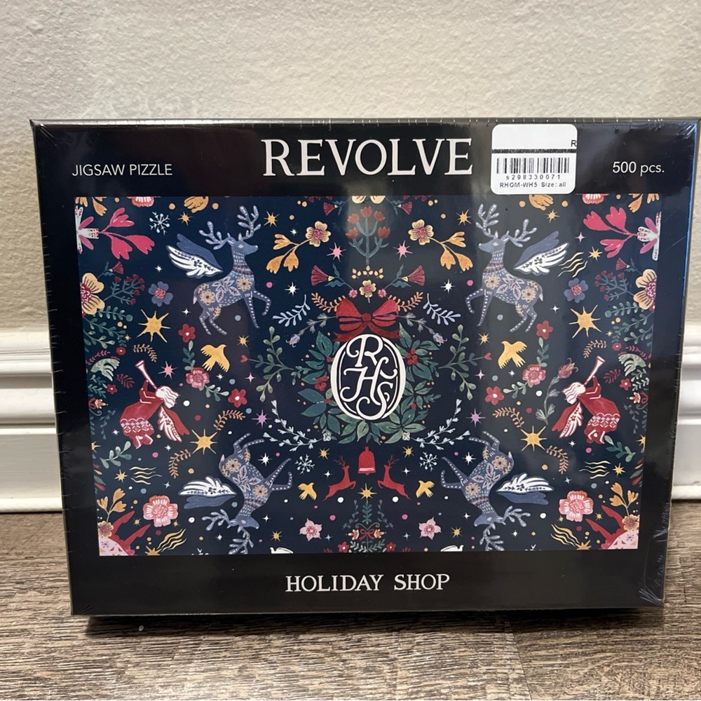 Sealed! Revolve Holiday Shop 500pcs Jigsaw puzzle